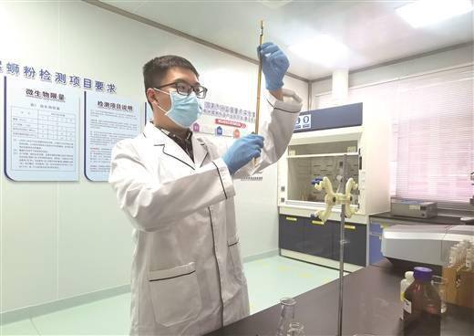 工廠門(mén)口一站式服務(wù) 嚴(yán)把袋裝螺螄粉質(zhì)量關(guān)，打造高效信息咨詢平臺(tái)